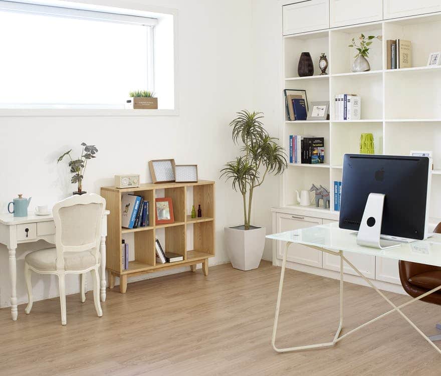 minimalist study room, Off-Campus Accommodation